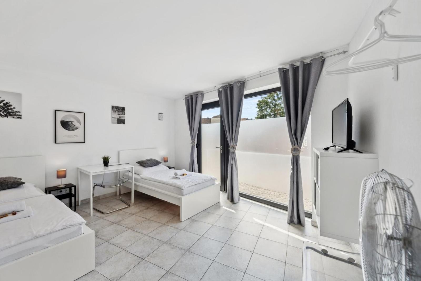 Andriss - Travel & Work - 5 Bedroom - Kitchen - Parking Kaiserslautern Exterior photo