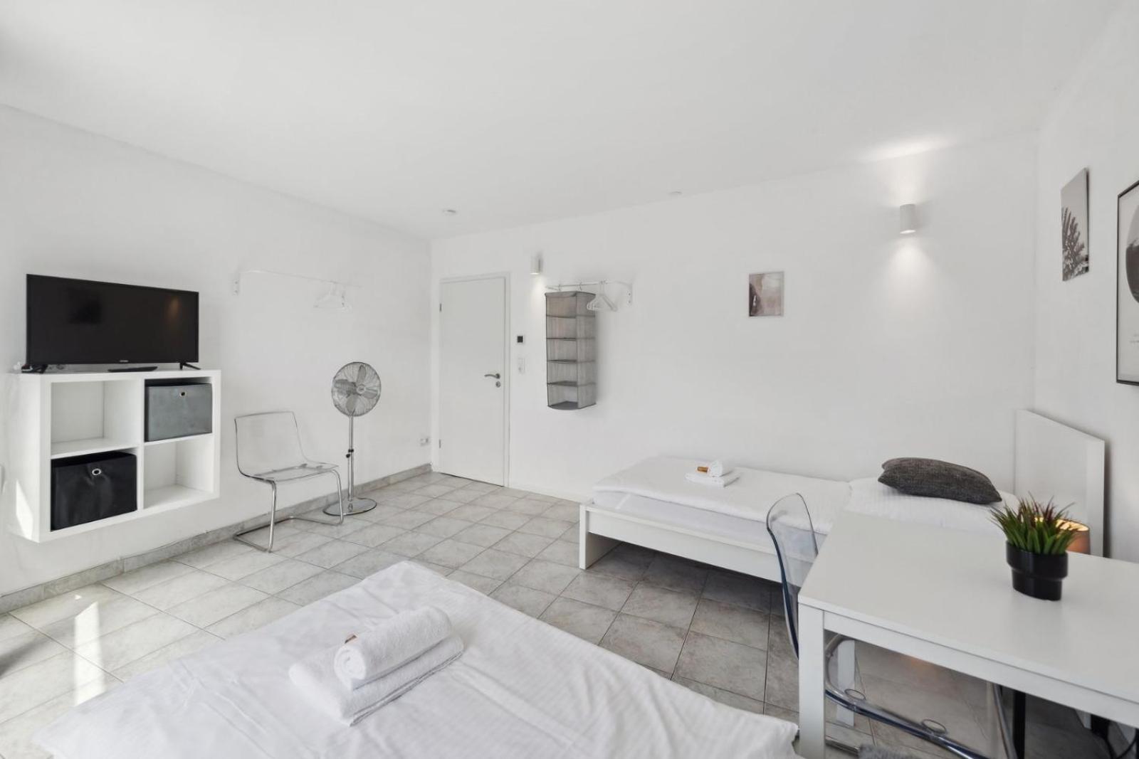 Andriss - Travel & Work - 5 Bedroom - Kitchen - Parking Kaiserslautern Exterior photo